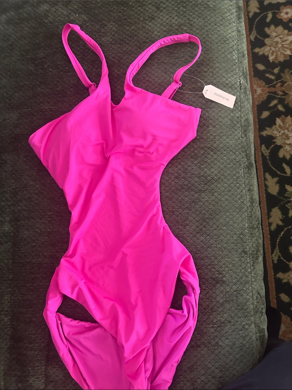 Hibiscus purple one piece cutout Swimsuit
Dobreva
Brand new

Small (4-6)
